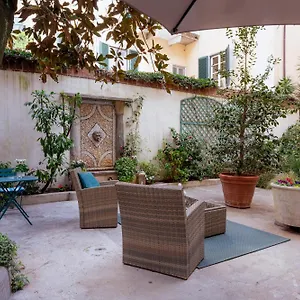 Il Cortile Di Elisa&our Flats Bed & Breakfast